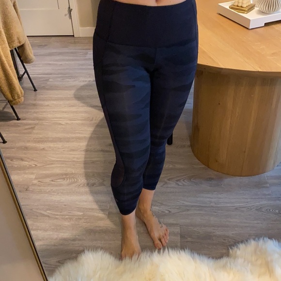 Lululemon Camo Leggings - Picture 3 of 7